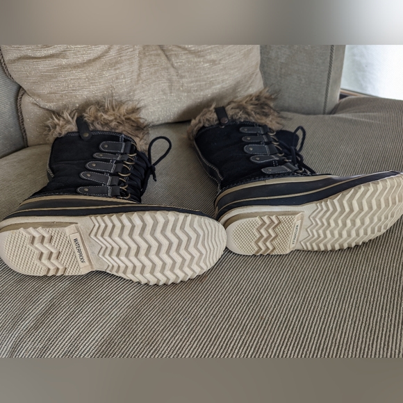 Sorel snow boots - Picture 4 of 6